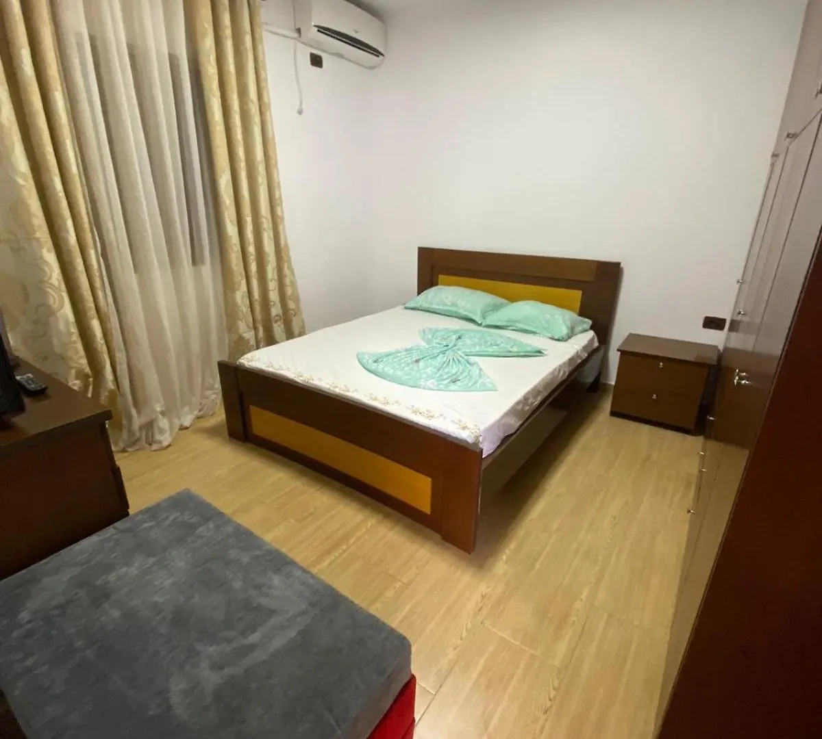 公寓 Home Laura Sarandë